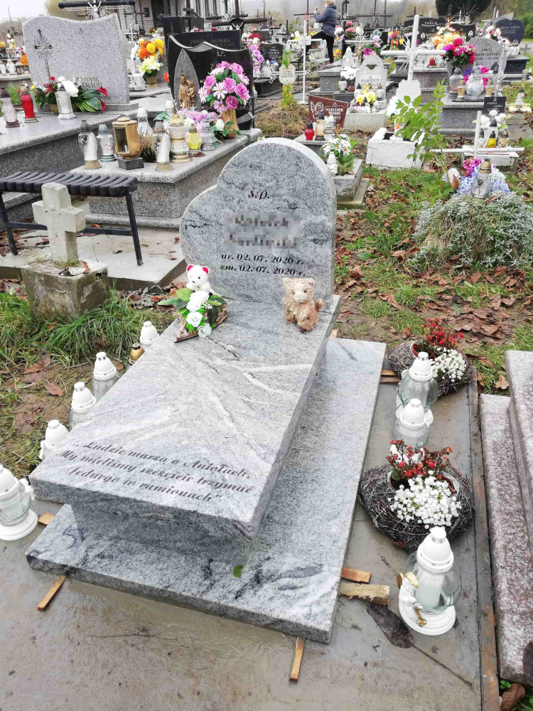 Zakład pogrzebowy Azalia usługi kamieniarkie pomnik