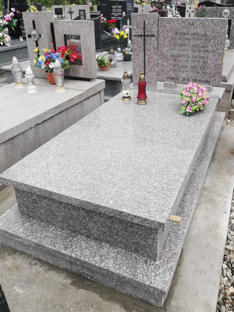 Zakład pogrzebowy Azalia usługi kamieniarkie pomnik