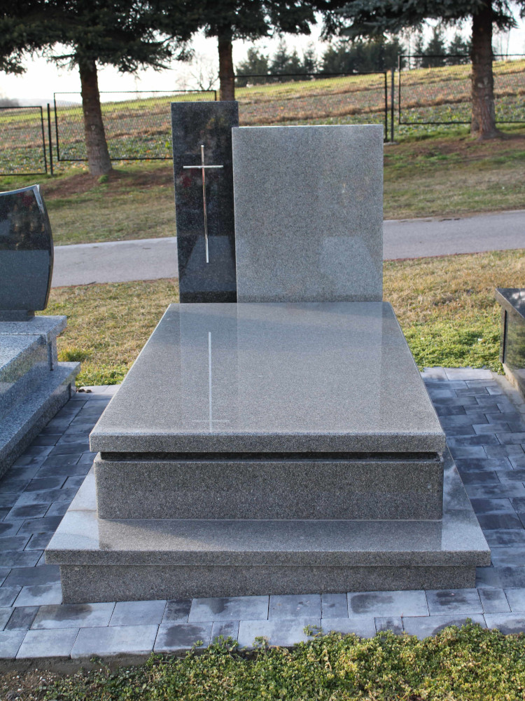 Zakład pogrzebowy Azalia usługi kamieniarkie pomnik