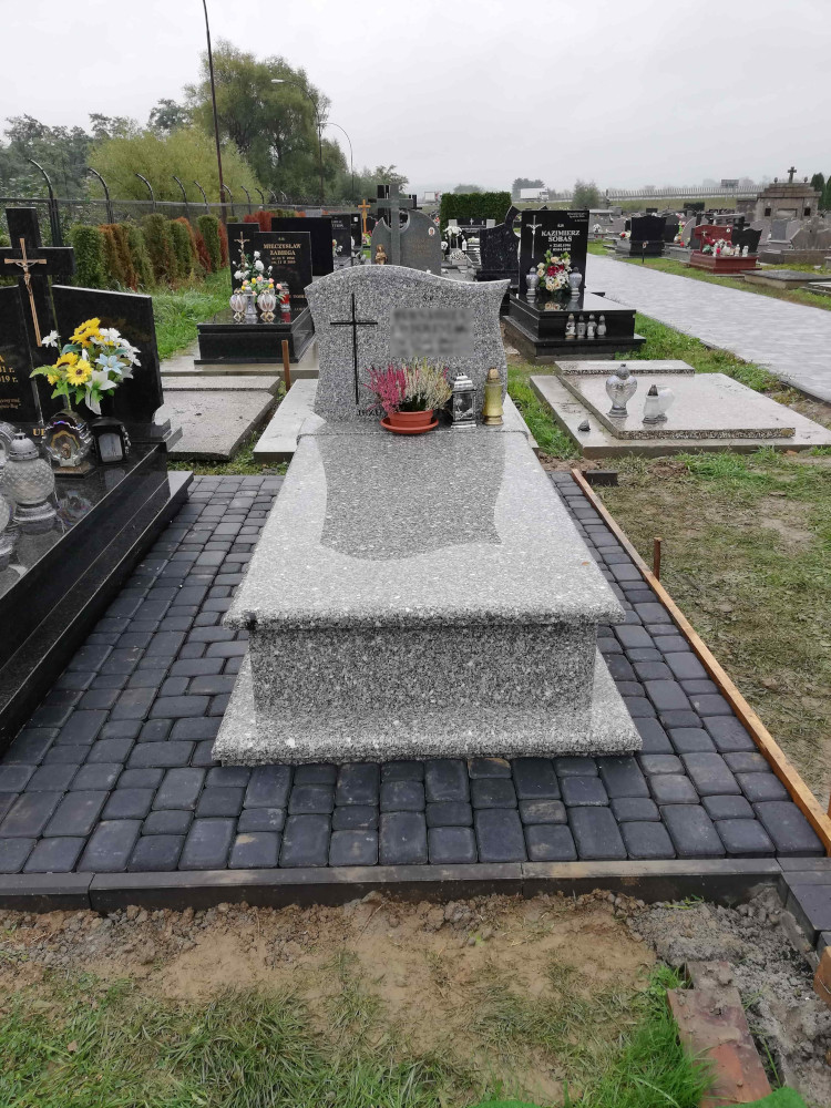 Zakład pogrzebowy Azalia usługi kamieniarkie pomnik