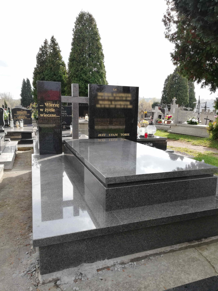 Zakład pogrzebowy Azalia usługi kamieniarkie pomnik